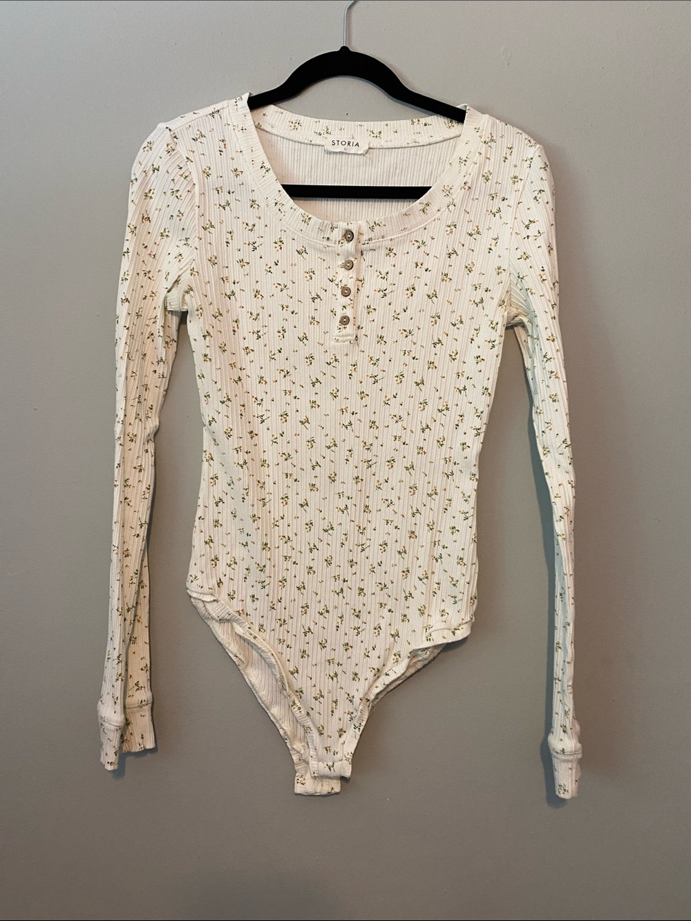 Storia Cream Ribbed Floral Long-Sleeve Henley Bodysuit